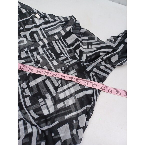 TORRID Blouse Top Black White Short Sleeve Semi Sheer Geometric Sz 0 - Picture 9 of 11